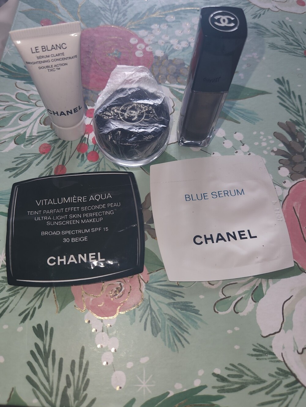 Authentic Chanel Bundle Lot Makeup Skincare - Picture 4 of 10